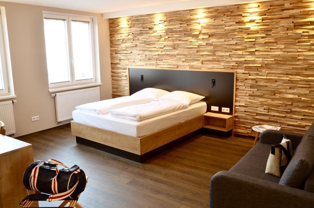 Five Hotel